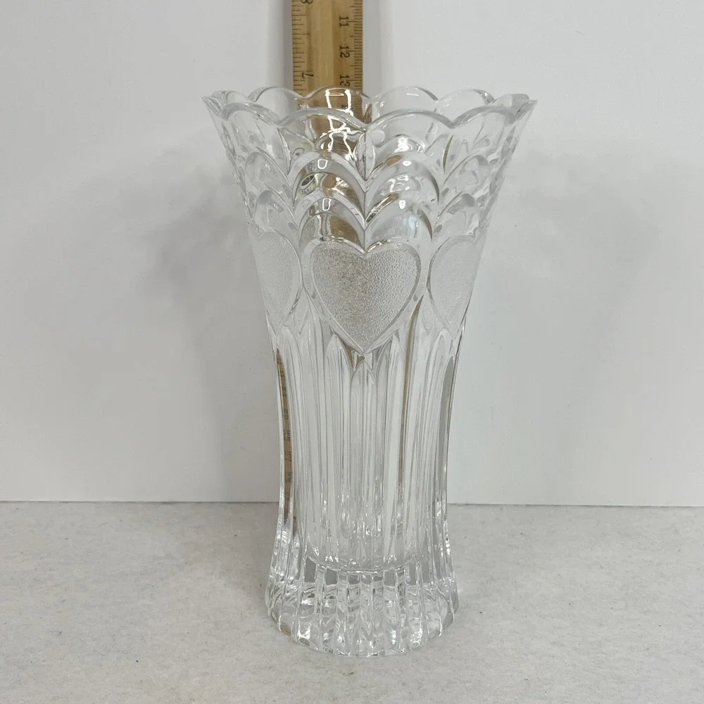 FTD 24% Lead Crystal Hearts Ribbed Vase Love Roses Vintage Retro 7
